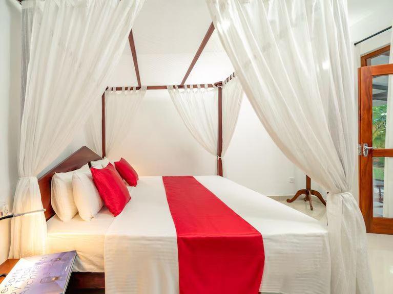 Araliya Villa Moragalla Ngoại thất bức ảnh